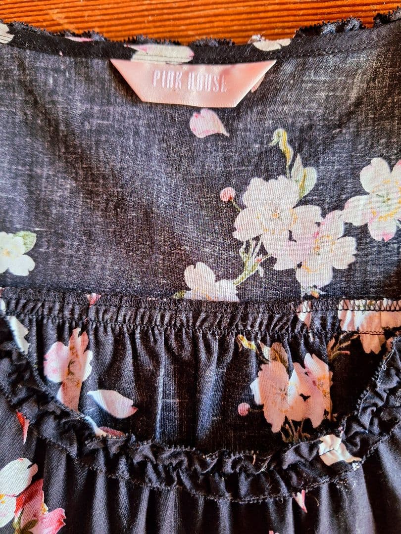 ピンクハウス　桜とチェリー柄チュニック　クロ