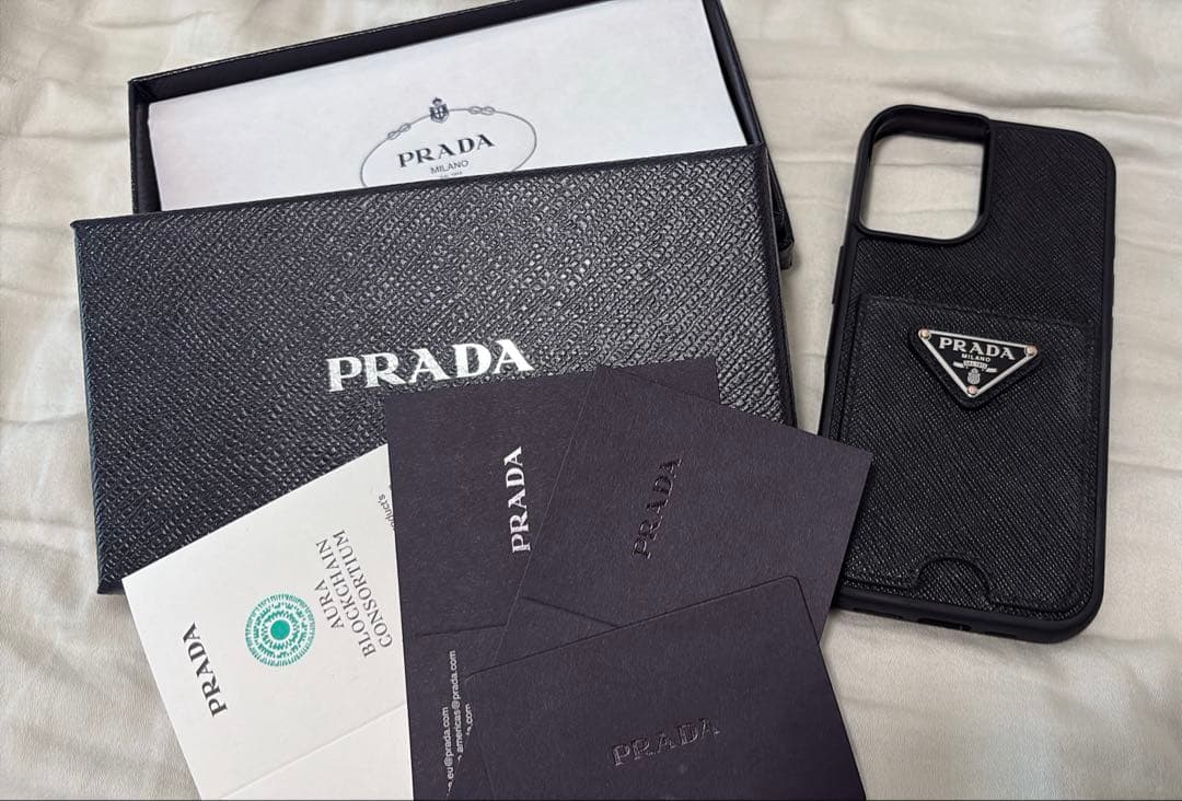 サフィアーノレザー iPhone 16用ケース