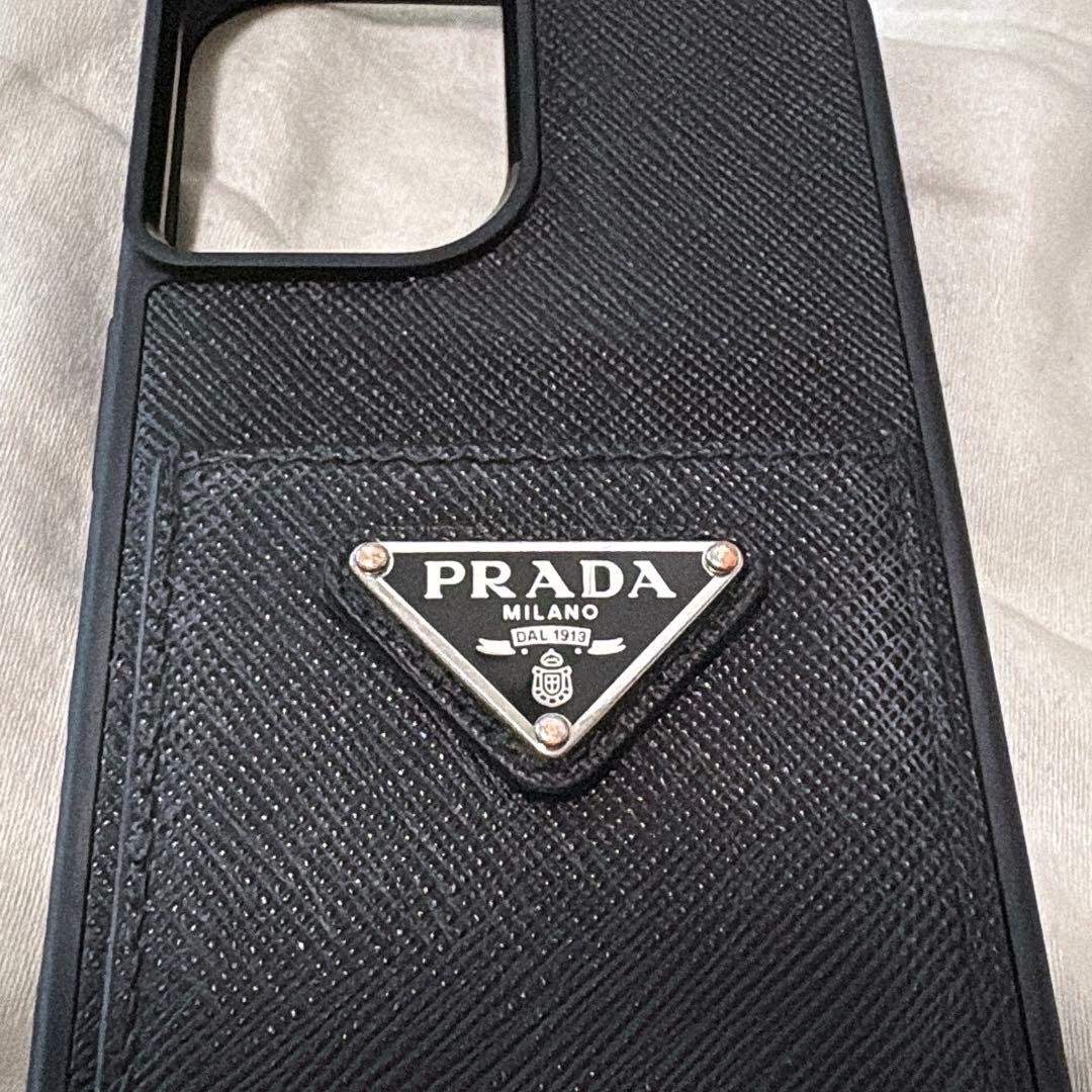 サフィアーノレザー iPhone 16用ケース