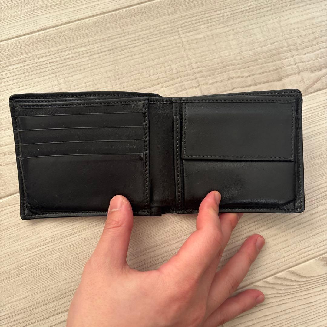 B*0様 GUCCI 二つ折り財布