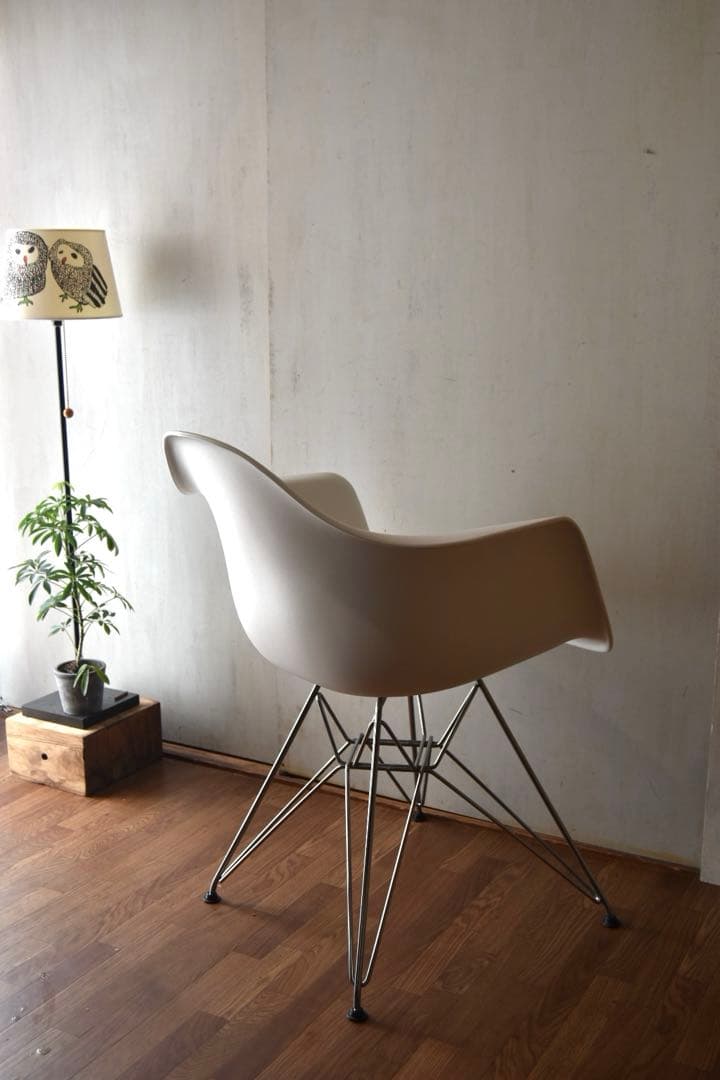 Herman Miller Esmes Arm chair ①