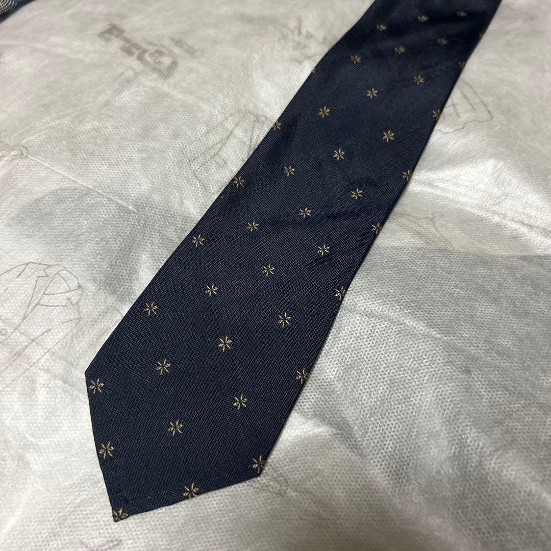 アットヴァンヌッチ　セッテピエゲ　ネイビー