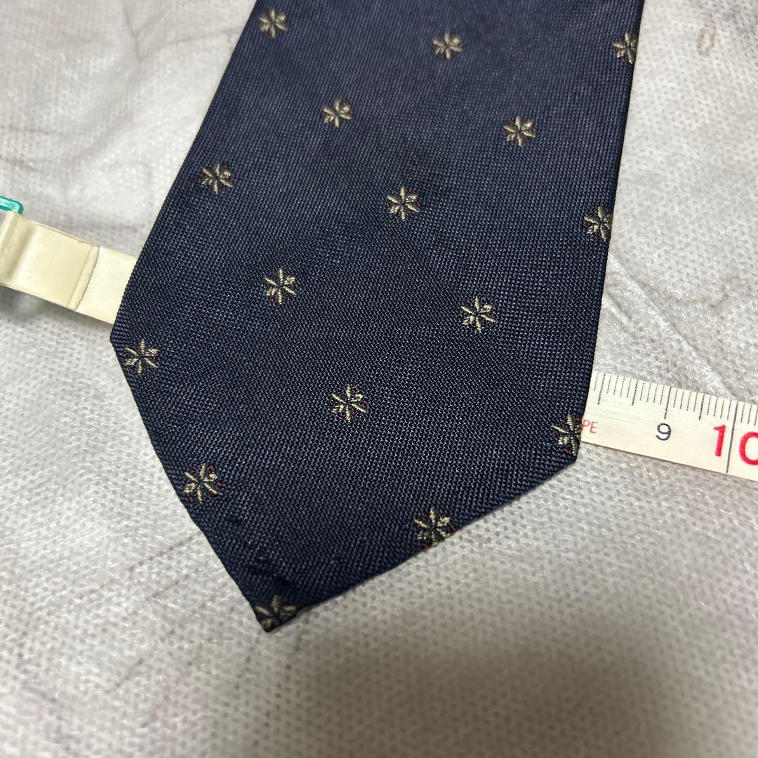 アットヴァンヌッチ　セッテピエゲ　ネイビー