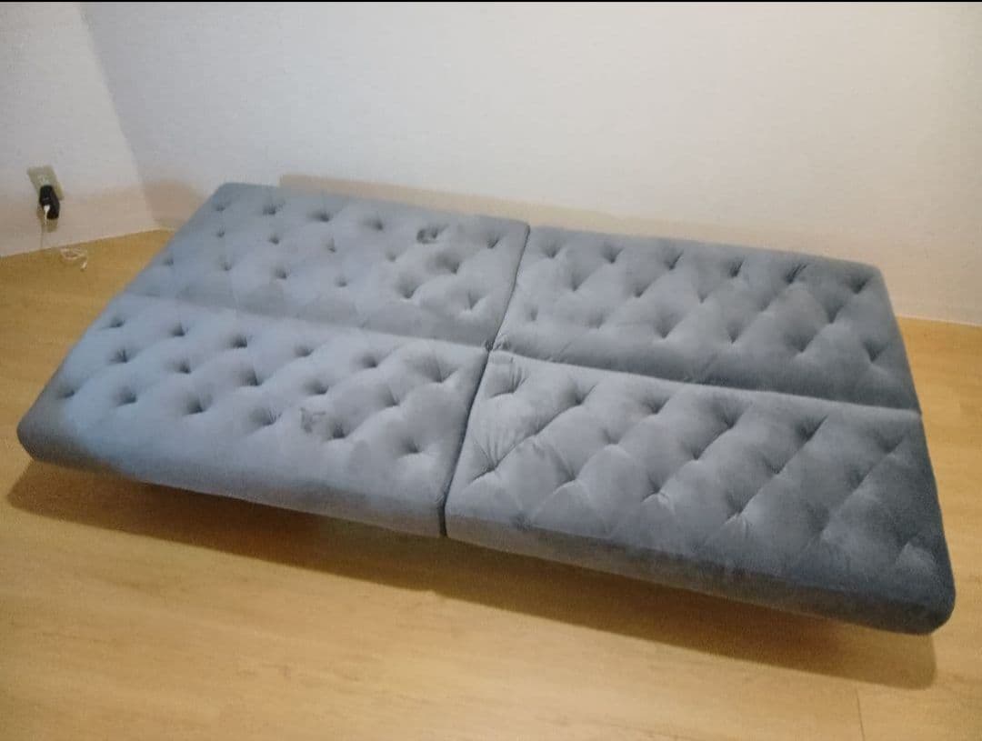 き*。様 LOWYA ベロア調3人掛けソファー