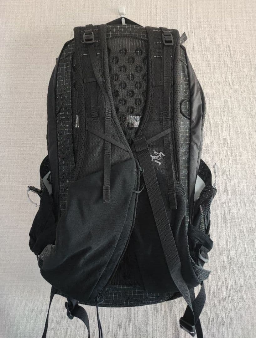 専用　新品未使用 アークテリクス Aerios18エアリオス18 ブラック