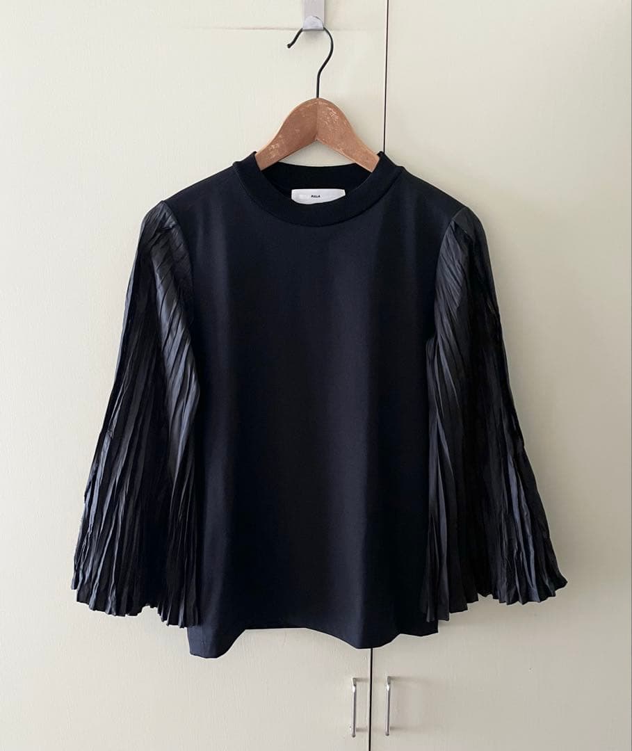 TOGA PULLA プリーツスリーブカットソー