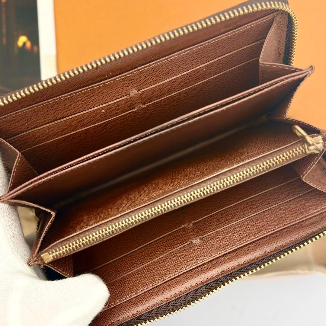 ルイヴィトン　モノグラム　ジッピーウォレット　M60017