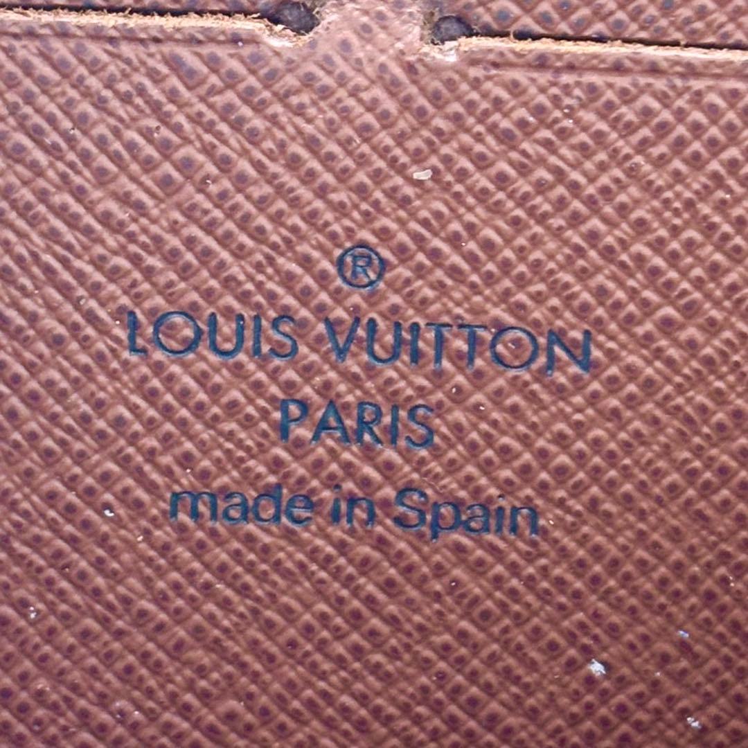 ルイヴィトン　モノグラム　ジッピーウォレット　M60017