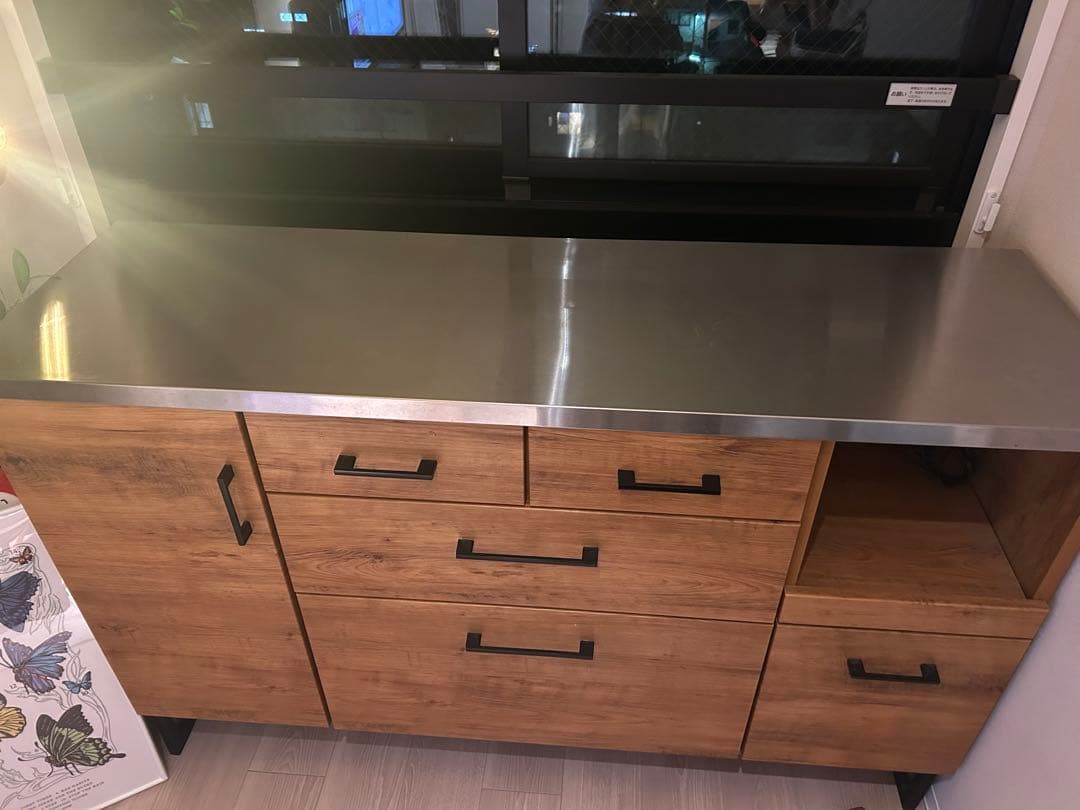 キッチンカウンター、カップボード、木目調、ステンレス天板