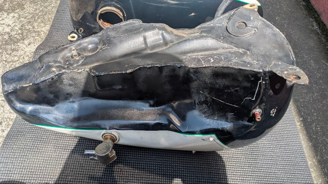 ショベル　FLH　分割フュエルタンク