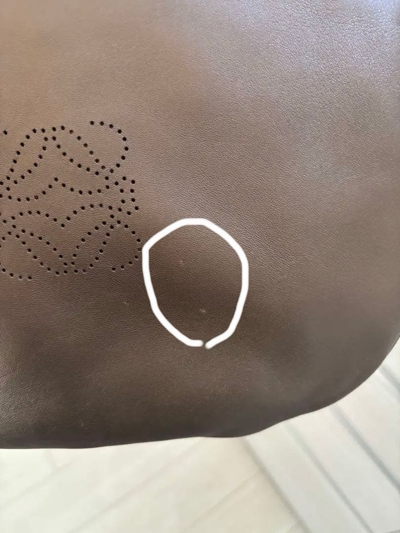 ロエベ　 ロゴデザイン ショルダーバッグ ブロンズ