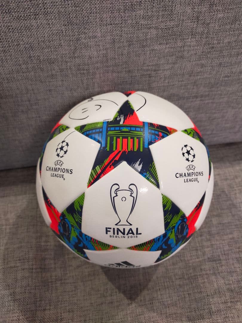 ダニエウ アウベス直筆サイン チャンピオンズリーグ2015決勝デザイン ボール