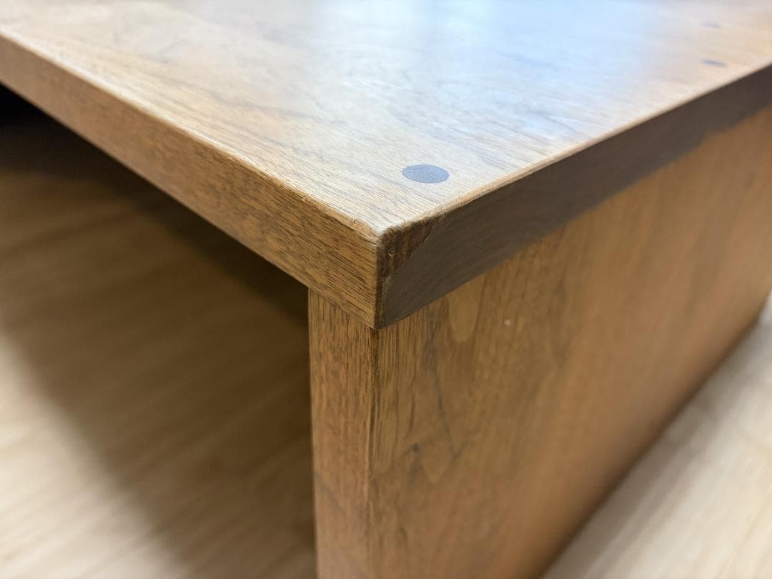 マスターウォール モアレス マガジンテーブル