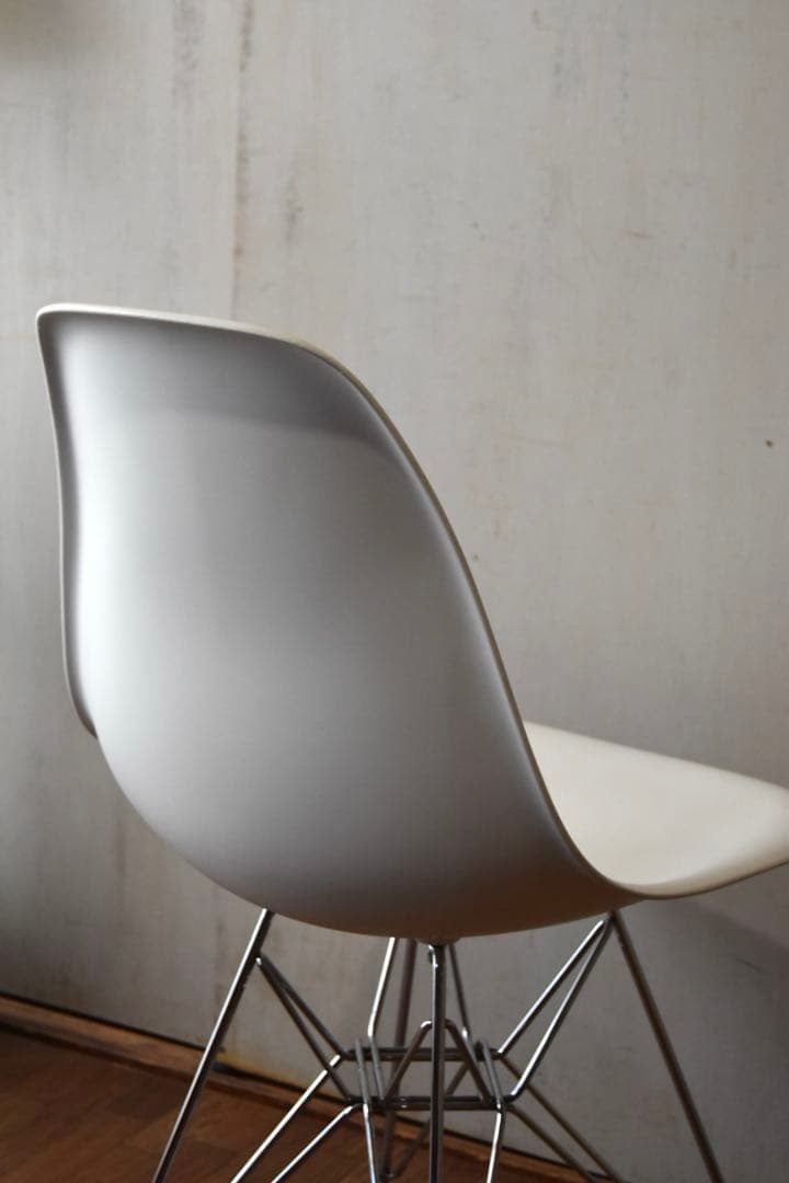 ダイニングチェア Vitra Eames Plastic chair