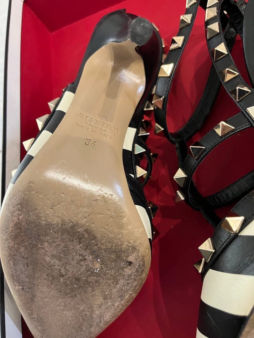 VALENTINO スタッズ付きストライプヒール