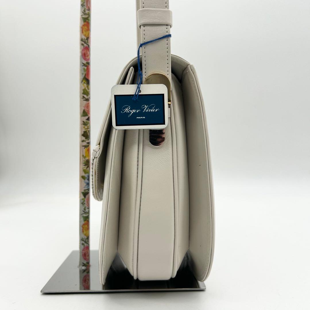 【激レア品】　ロジェヴィヴィエ　ワンショルダーバッグ　レザー　白　ロゴ　肩掛け◎