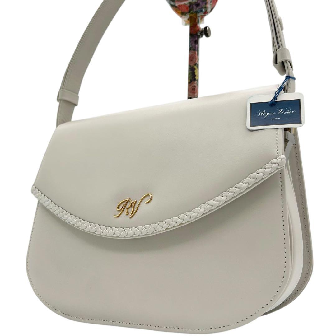 【激レア品】　ロジェヴィヴィエ　ワンショルダーバッグ　レザー　白　ロゴ　肩掛け◎