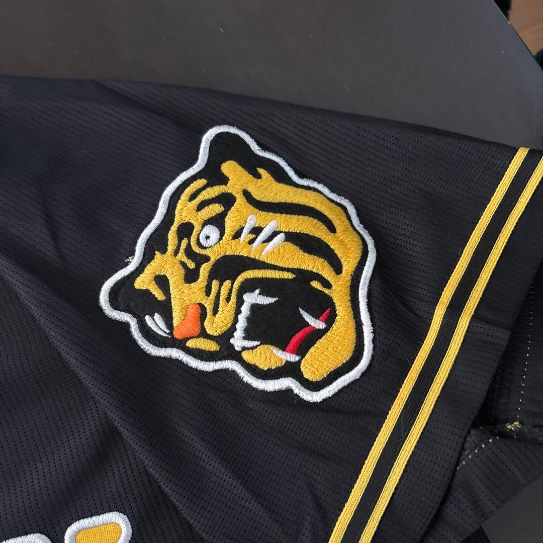 阪神タイガース　黒　ユニフォーム　Oサイズ