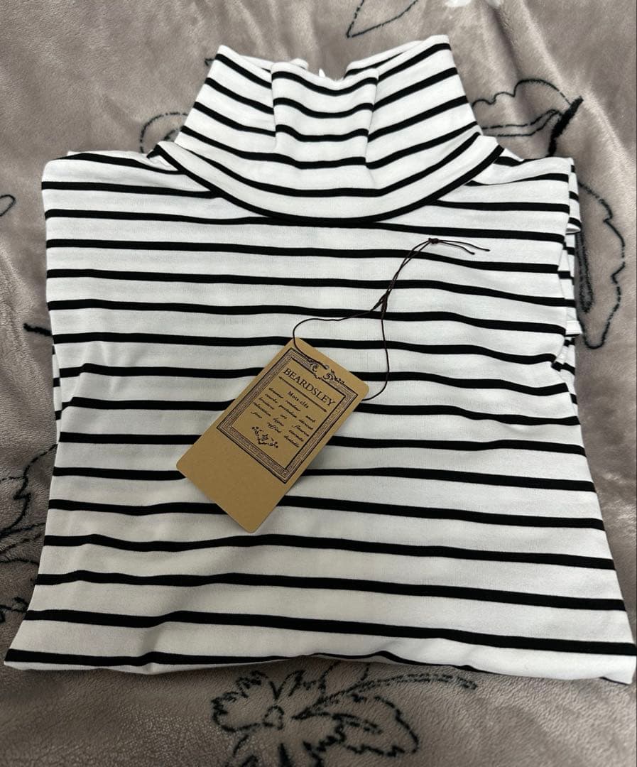 BEARDSLEY ハイネックカットソー