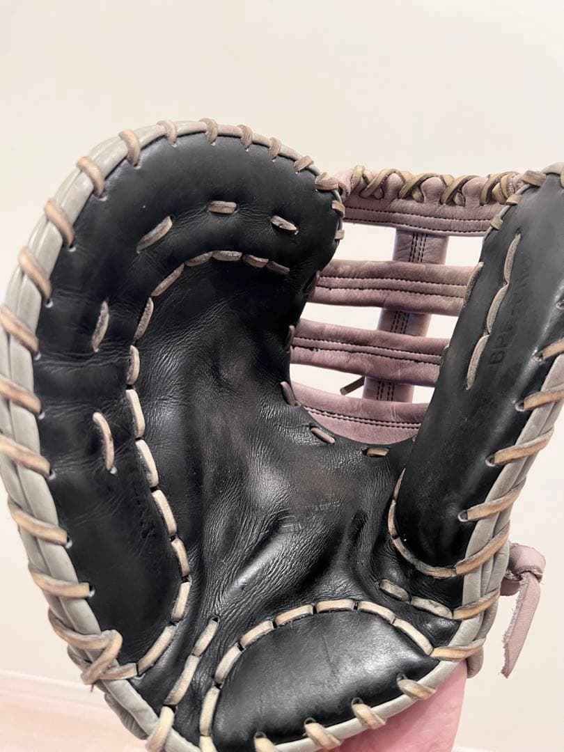 左投げ用　ファーストミットZETT 硬式野球グローブ 黒/灰色