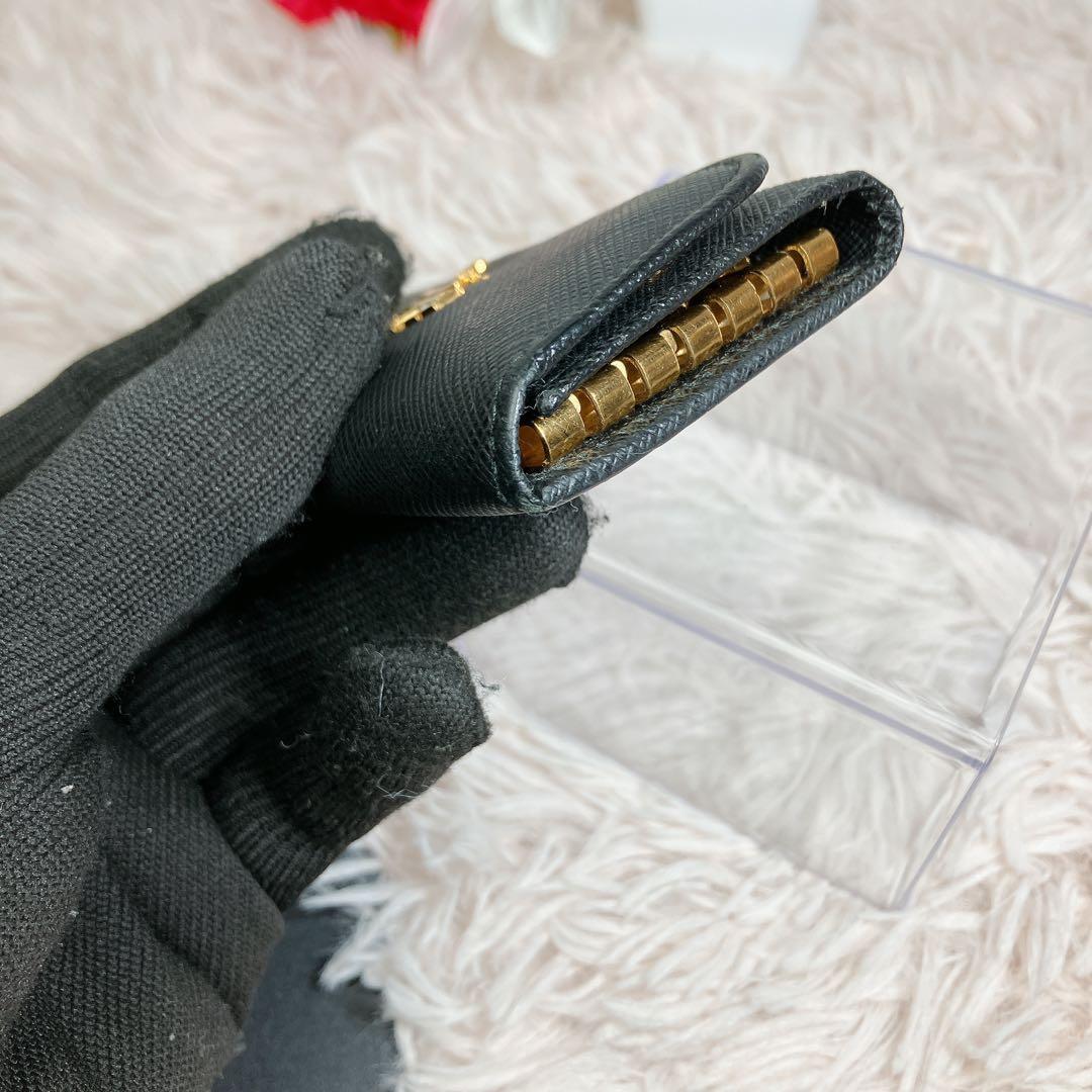 極美品 PRADA 6連 キーケース サフィアーノ ブラック 即日発送 ゴールド