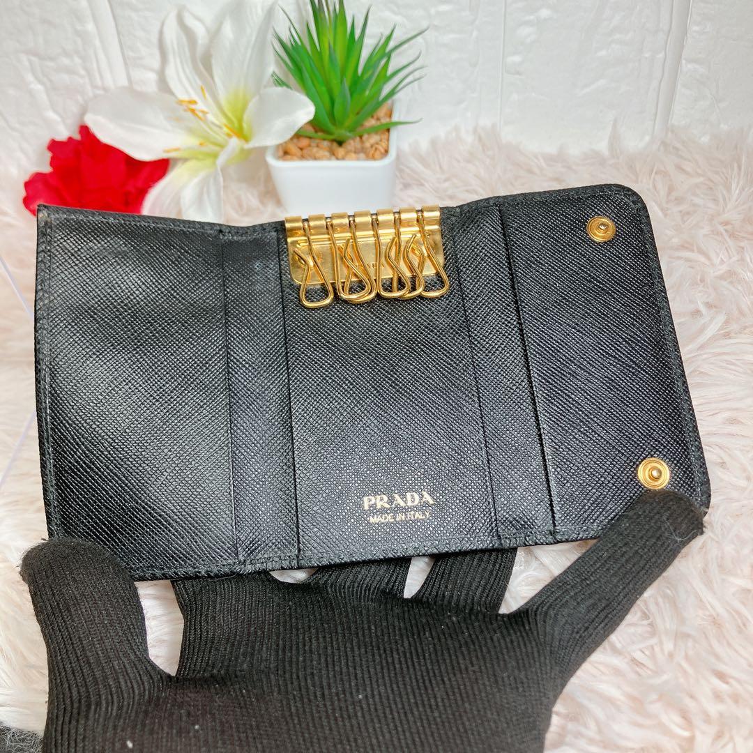 極美品 PRADA 6連 キーケース サフィアーノ ブラック 即日発送 ゴールド