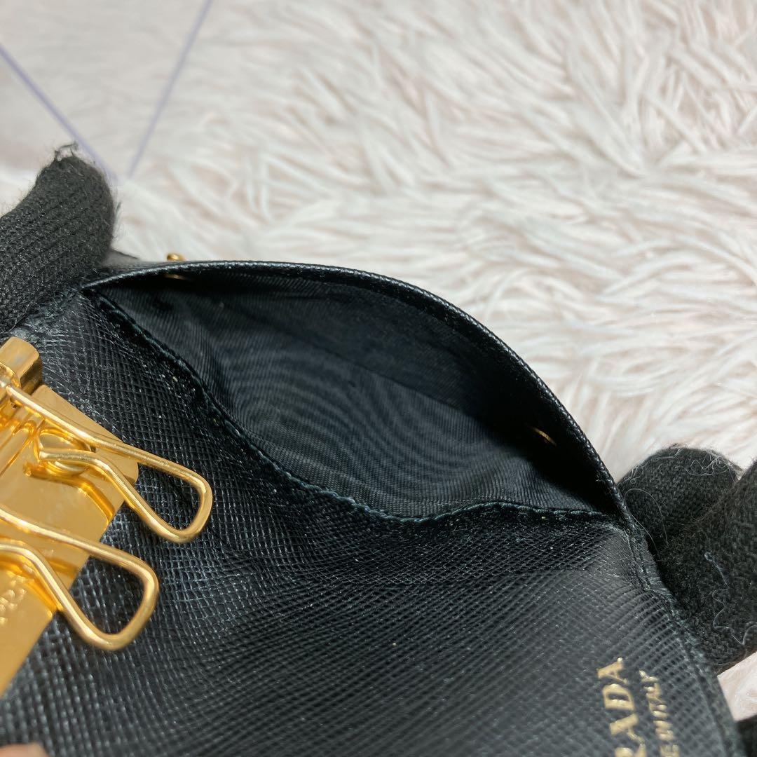 極美品 PRADA 6連 キーケース サフィアーノ ブラック 即日発送 ゴールド