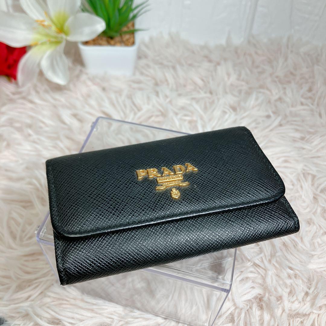 極美品 PRADA 6連 キーケース サフィアーノ ブラック 即日発送 ゴールド