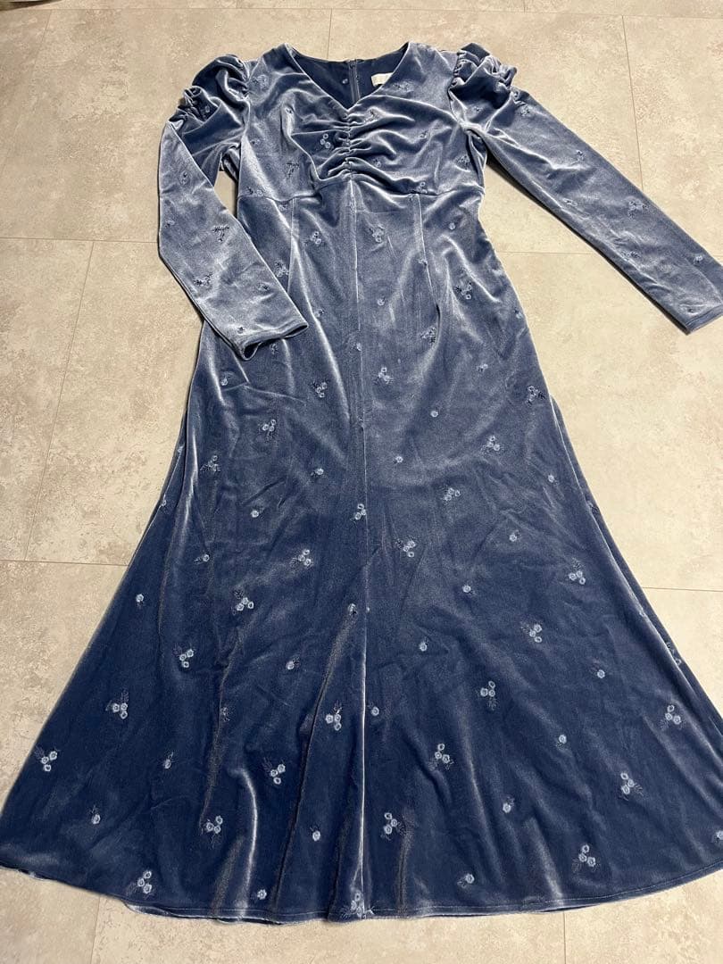 ベロア総刺繍ワンピース