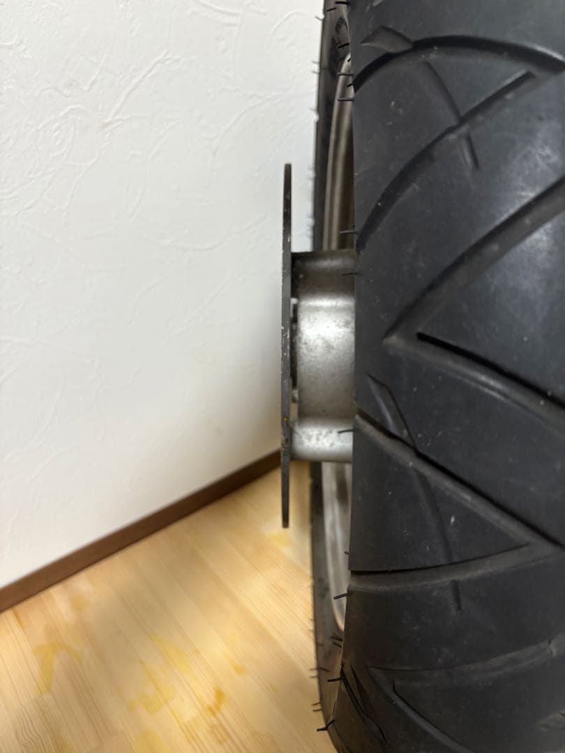 バーグマン200 CH41A プロントタイヤ ホイール アクスルシャフト