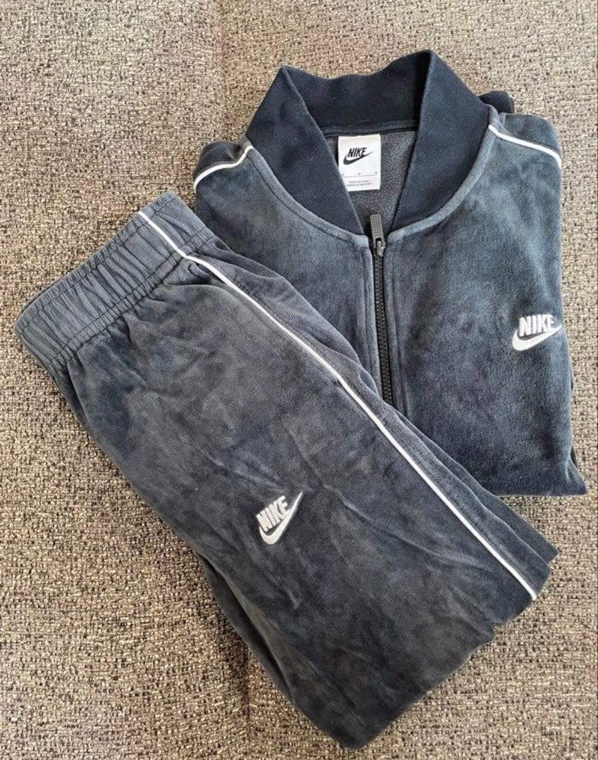 NIKEベロアセットアップ