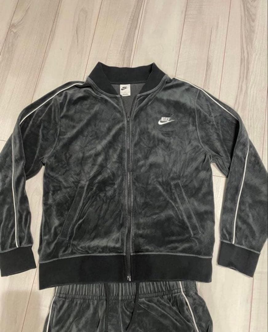 NIKEベロアセットアップ