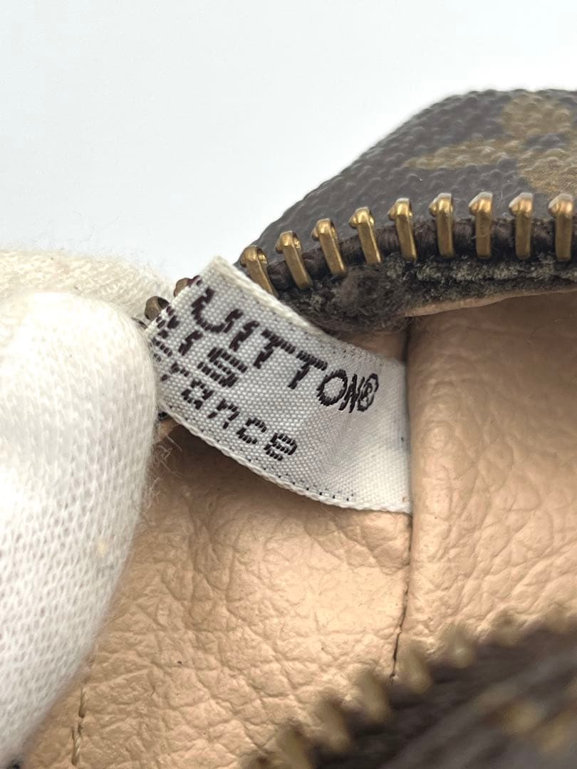 LOUIS VUITTON トゥルーストワレット23 ポーチ M47524