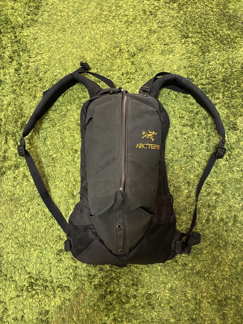 【大人気】ARC'TERYX ブラックバックパックアークテリクス　リュック