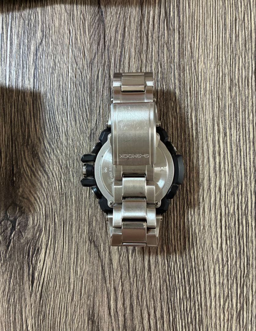 時計 G-SHOCK GST-B100