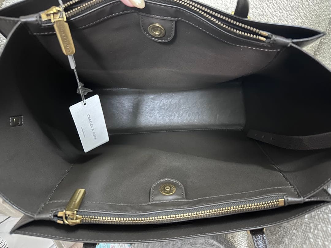【美品】CHARLES & KEITH クラシックダブルハンドルトートバッグ