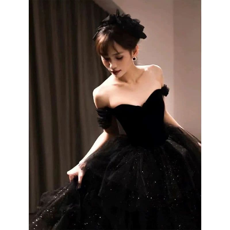 華やか黒イブニングドレス 結婚式やパーティーに最適