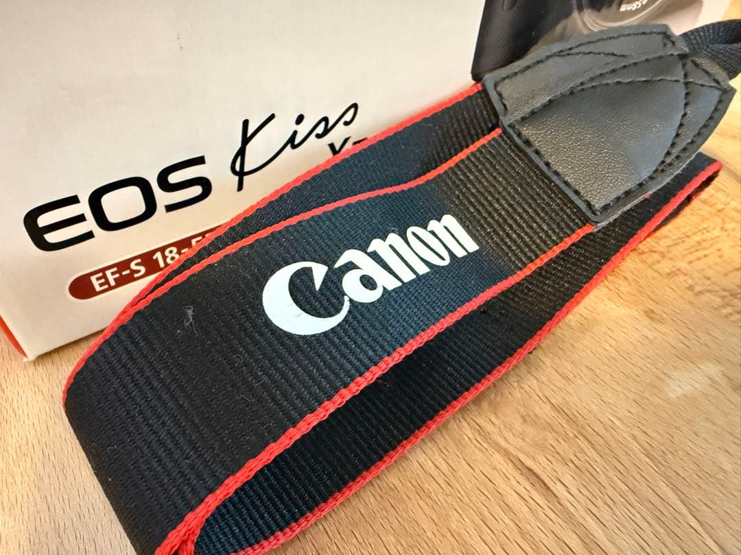 Canon EOS Kiss X7デジタル一眼レフ　キャノン　レンズキット