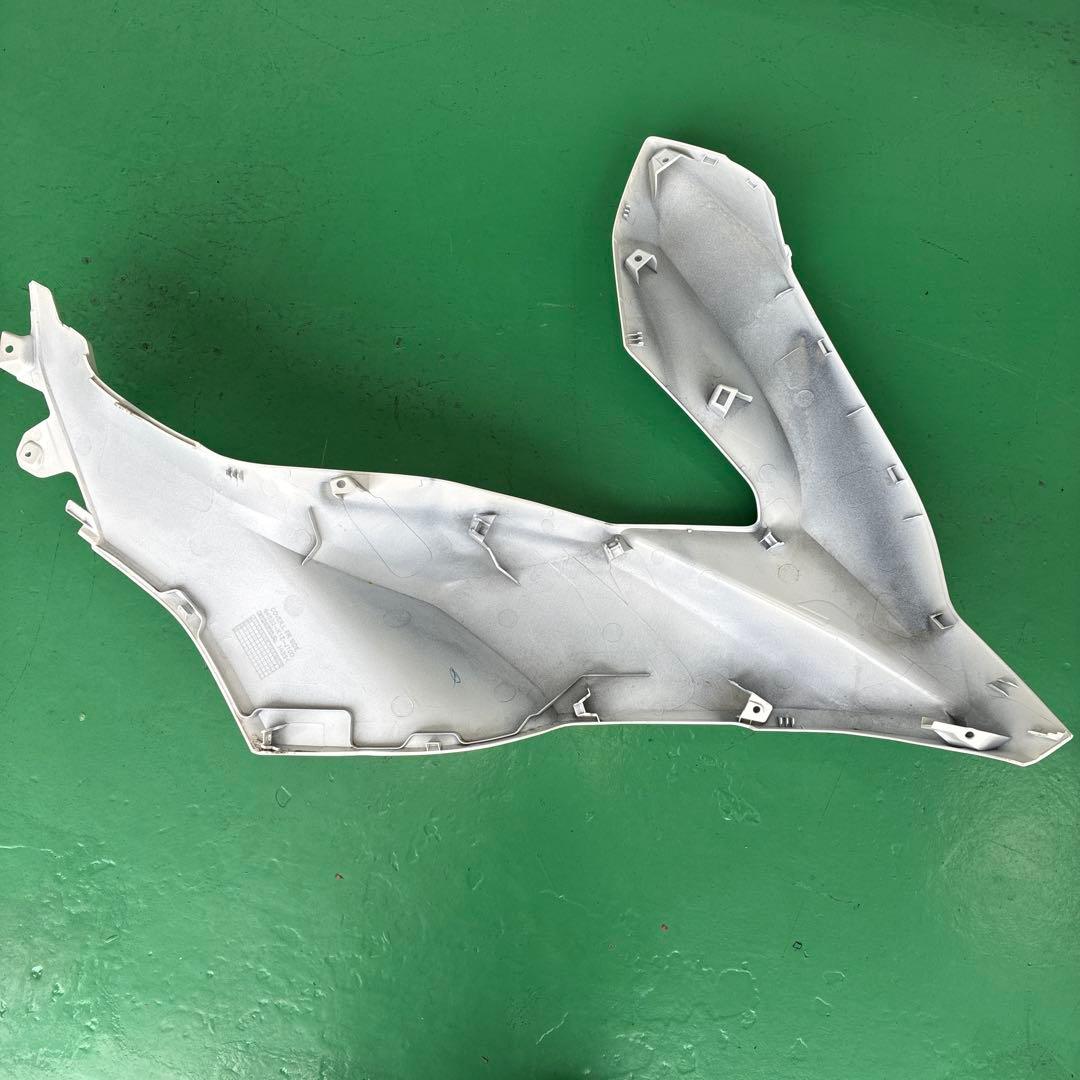 ホンダpcx125左フロントサイドカバー