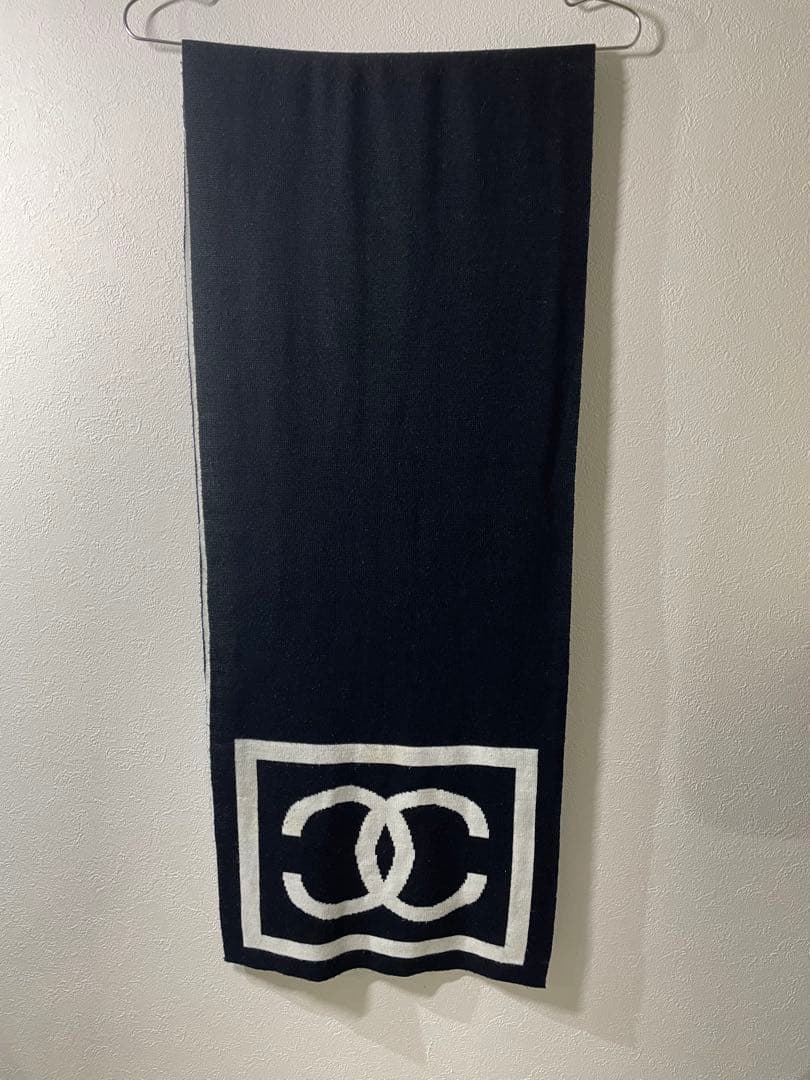 CHANEL ロゴ入り マフラー 黒/白