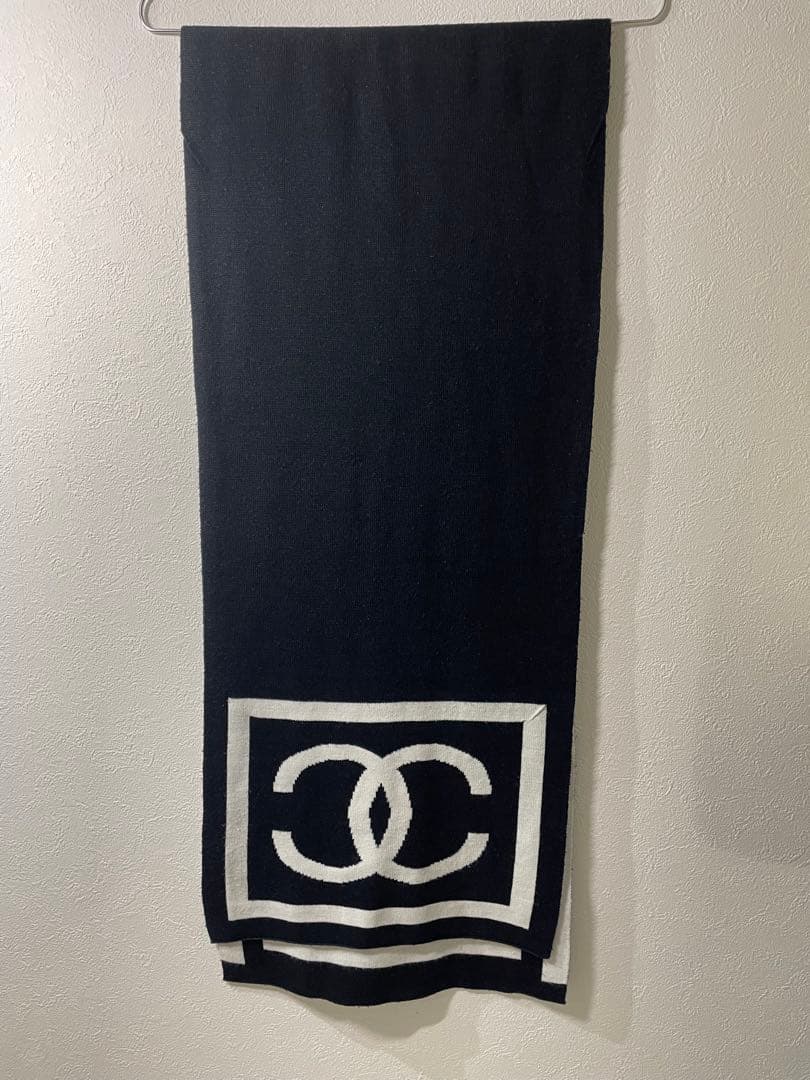 CHANEL ロゴ入り マフラー 黒/白