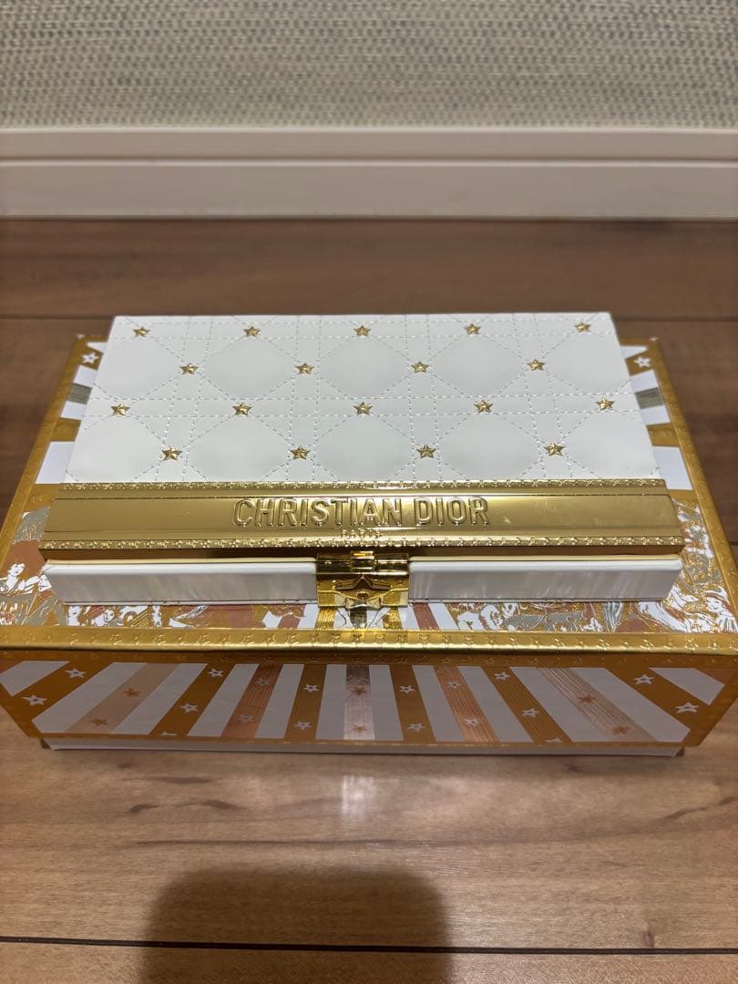 DIORクリスマスコフレ2025パレット