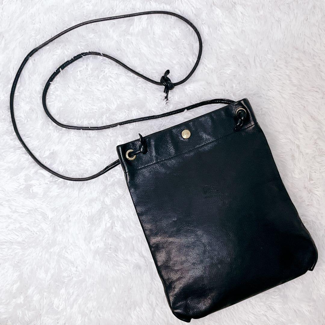 美品✨現行タグ イルビゾンテ クロスボディ バッグ サコッシュ レザー ブラック