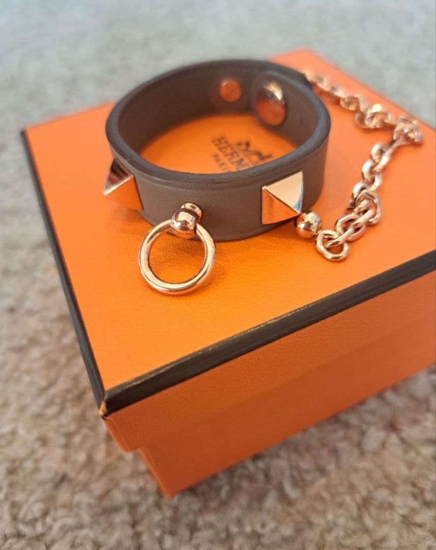 【新品未使用】エルメス グローブホルダー 手袋ホルダー リヴァル エトゥープ