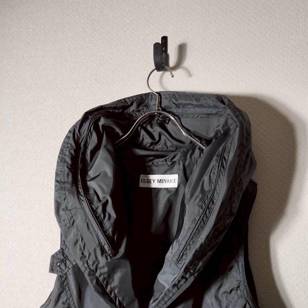 イッセイミヤケ パラシュートナイロンジャケット フード収納 中メッシュ　黒