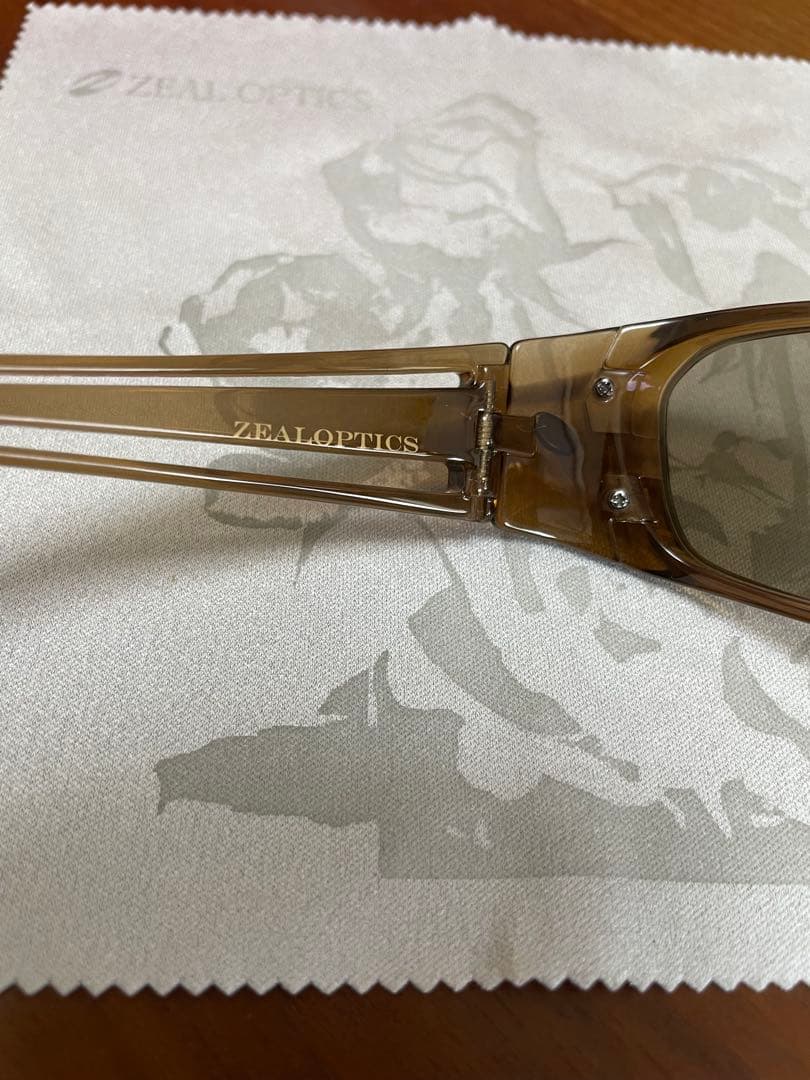 ジール　ZEAL 偏光サングラス　ヴェロティエラ