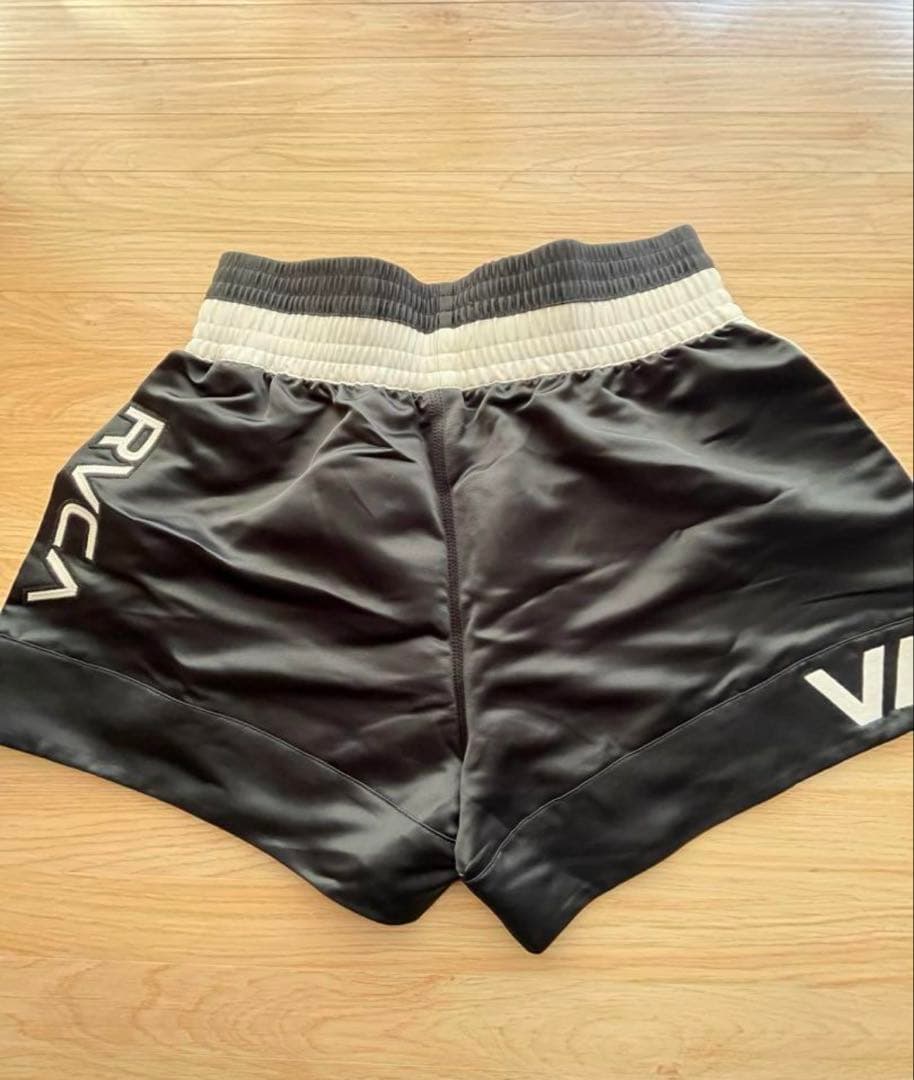 RVCA ショートパンツ 限定モデル