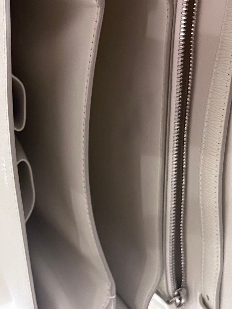 2/10中のみ　セリーヌ　クラシックボックス　バッグ　シルバー金具　ホワイト