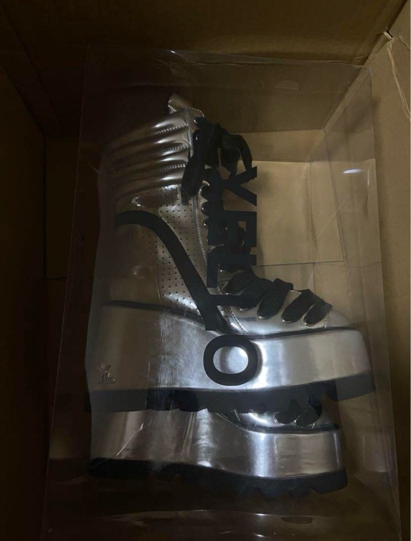 YELLO 厚底 ブーツ シルバー