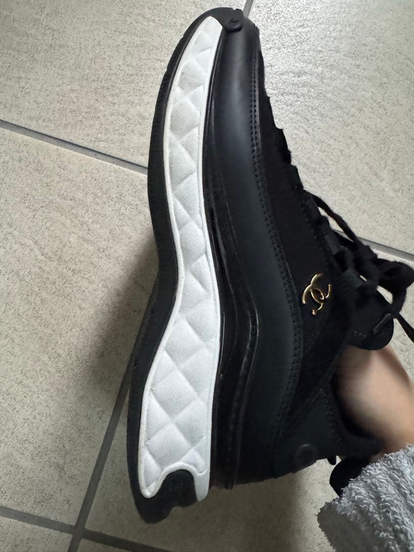 CHANEL ブラック スニーカー　37